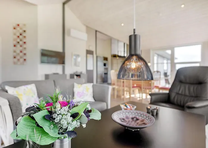 Holiday home Damiana - 500m From The Sea By Interhome *