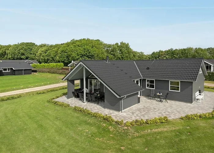 Damiana - 500m From The Sea By Interhome